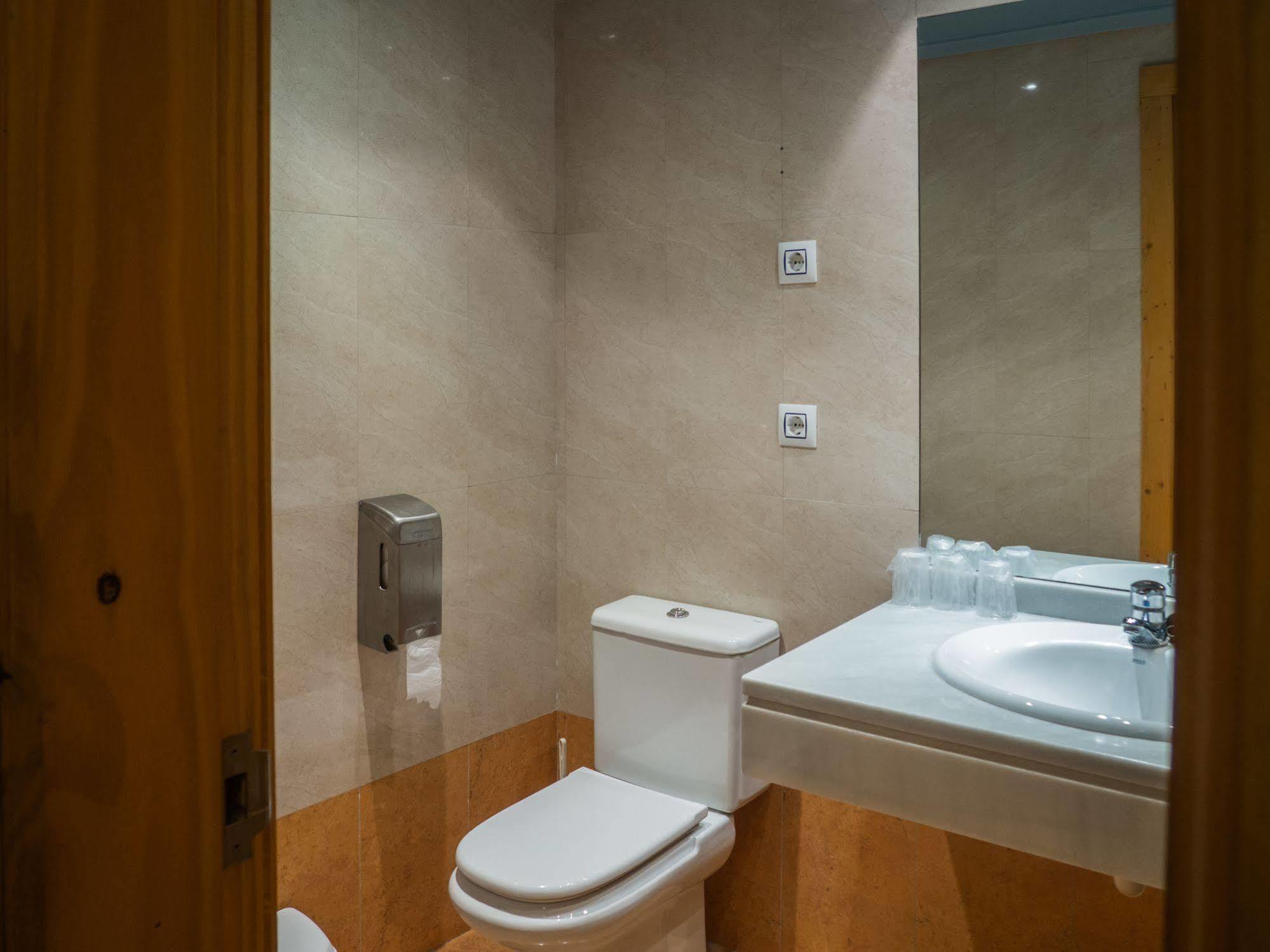 Hotel Bezana Lago Santa Cruz De Bezana Εξωτερικό φωτογραφία