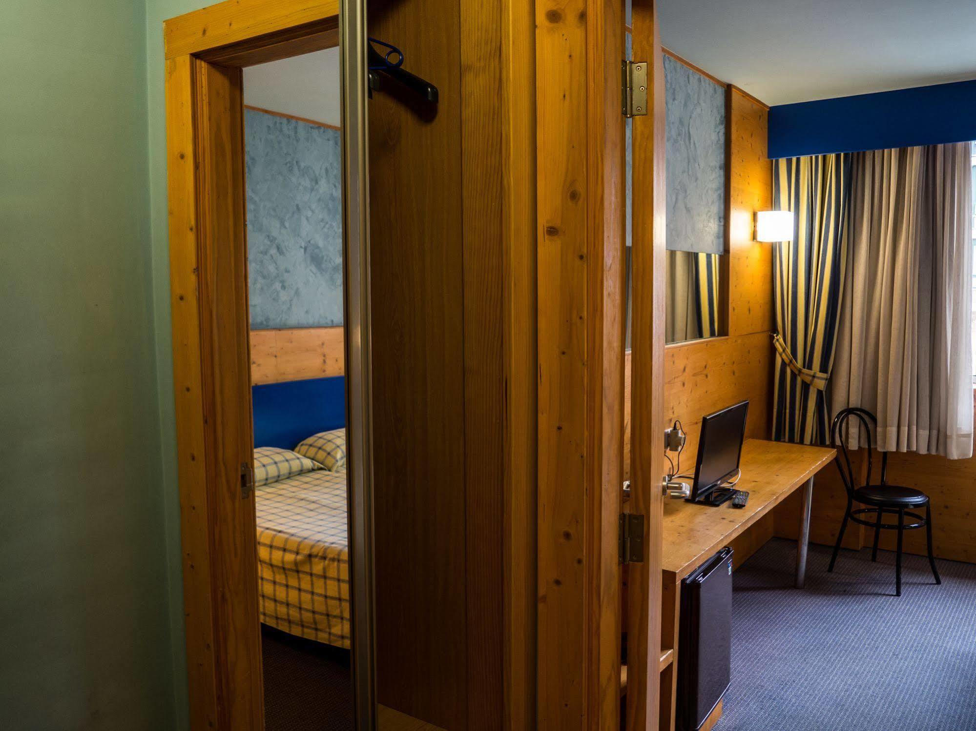Hotel Bezana Lago Santa Cruz De Bezana Εξωτερικό φωτογραφία