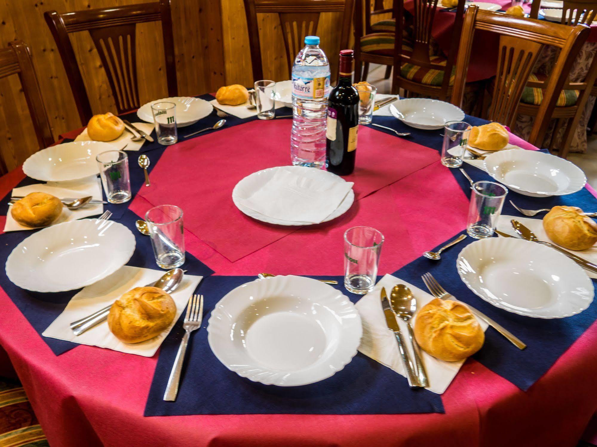 Hotel Bezana Lago Santa Cruz De Bezana Εξωτερικό φωτογραφία