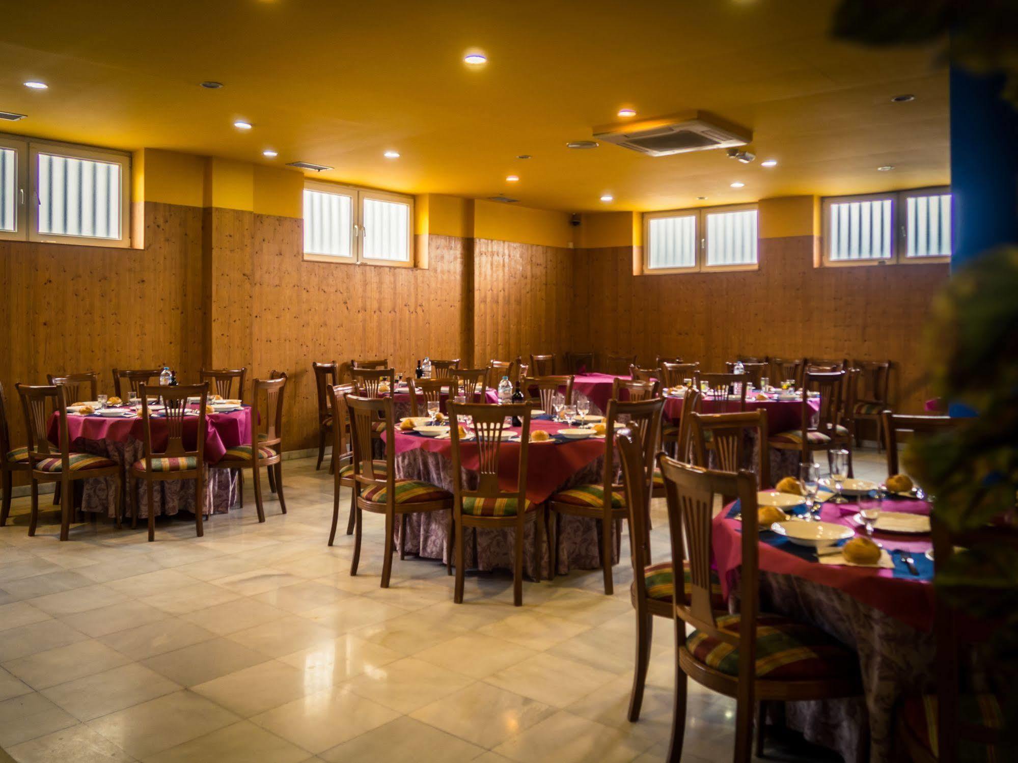 Hotel Bezana Lago Santa Cruz De Bezana Εξωτερικό φωτογραφία