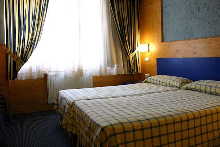 Hotel Bezana Lago Santa Cruz De Bezana Εξωτερικό φωτογραφία